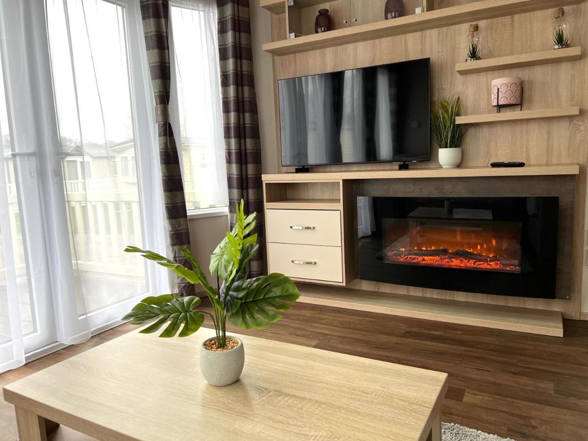 Forest Beach Bashley Park Sway Εξωτερικό φωτογραφία